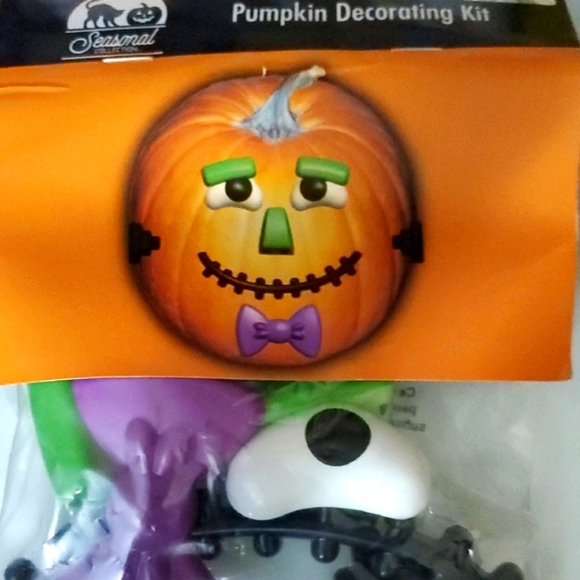 Seasonal Collection Pumpkin Decorating Kit - Picture 2 of 5